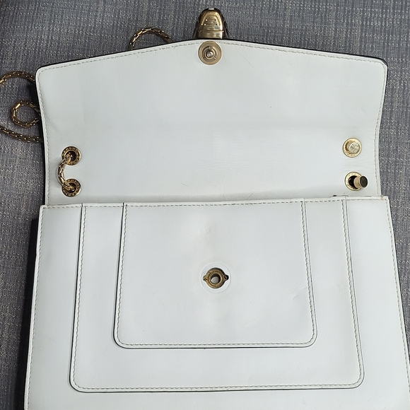 Bvlgari Serpenti Forever Shoulder Bag in White Double Chain...Authentic !! - Picture 15 of 16